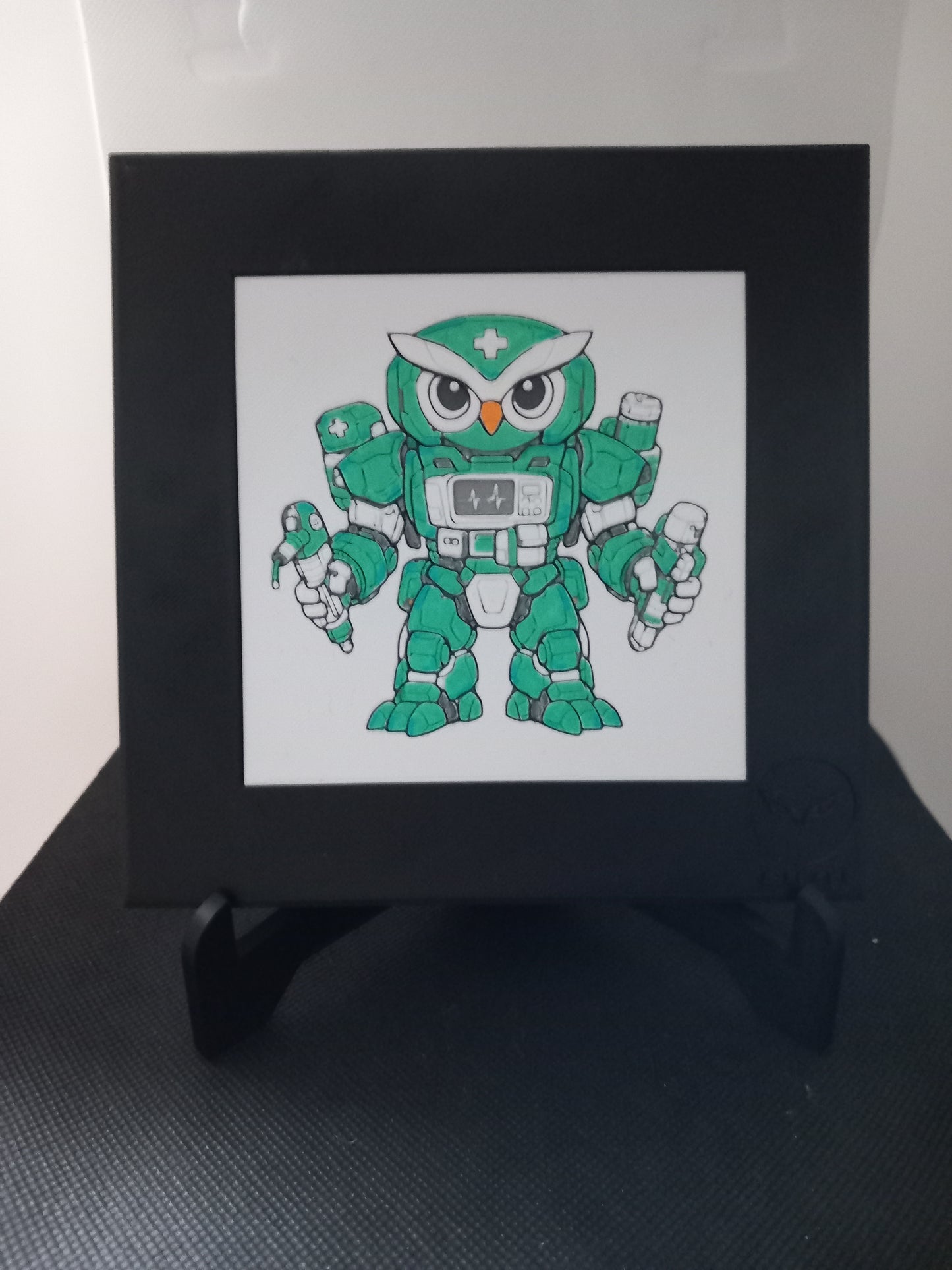 AERIN – LUMI Robots Unità E06 MEDIC | Quadro 3D Colorata a Mano con Cornice 150×150 mm