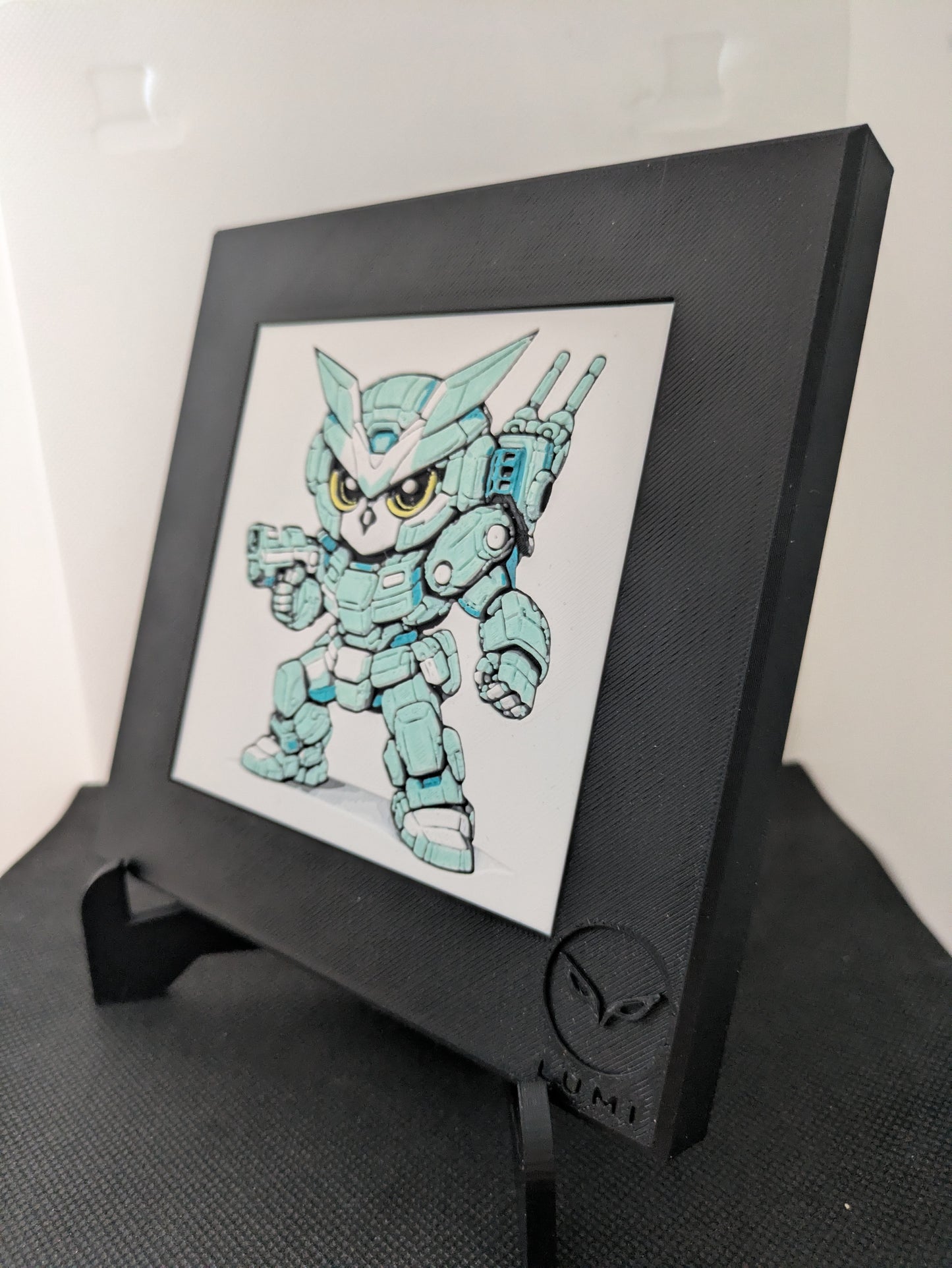 VIXEN – LUMI Robots Unità N21 Scout | Scultura 3D Colorata a Mano con Cornice 150×150 mm
