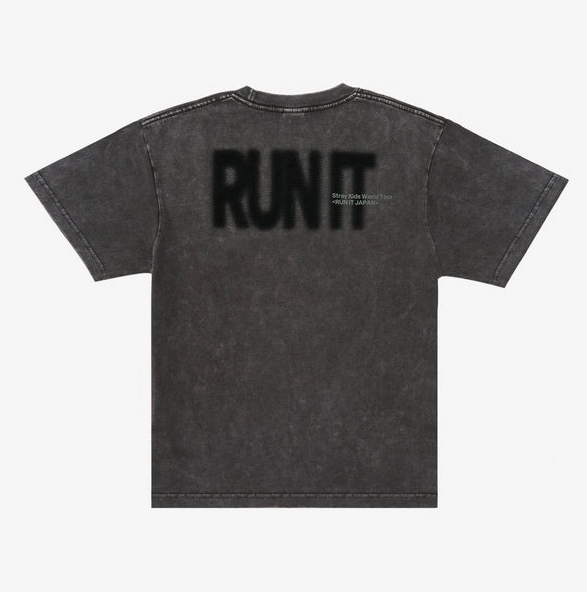 STRAY KIDS – [RUN IT JAPAN] PHOTO T-SHIRT (PRE-ORDER) Gadget Ufficiale
